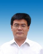 崔世范：高級教師，國家級骨干教師，省優(yōu)秀班