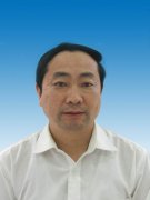 王永遠：高級教師，國家級優(yōu)秀教師，英語學科