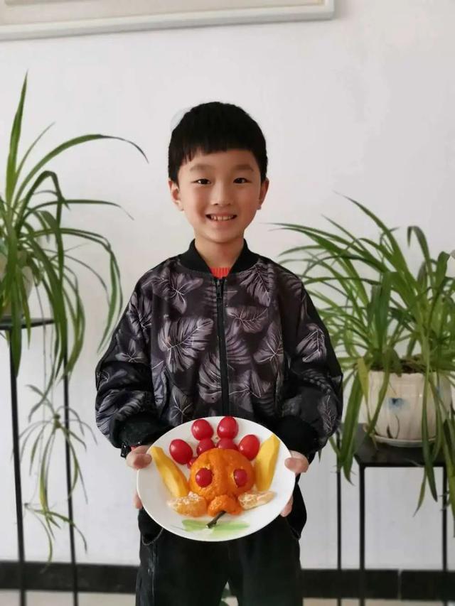 超可愛！“五一”節(jié)，一完的幼兒到高中生們各顯神通
