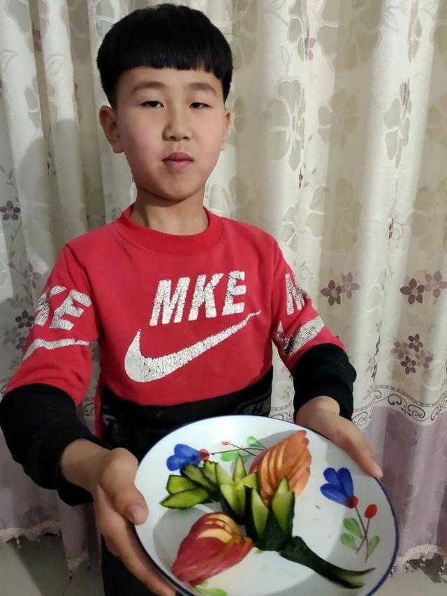 超可愛！“五一”節(jié)，一完的幼兒到高中生們各顯神通