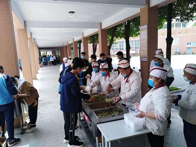 現(xiàn)場：南陽一中返校復學首日全流程：貼心、放心